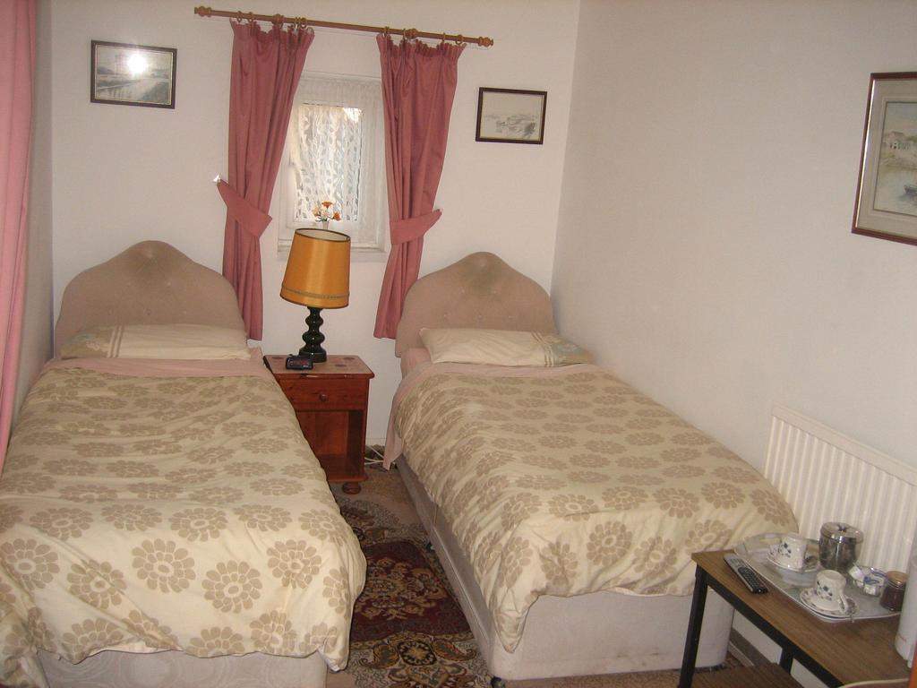 Four seasons Guest House Pembrey Chambre photo